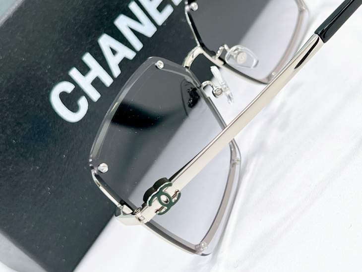 Picture of Chanel Sunglasses _SKUfw80538281fw